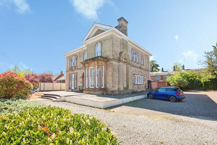 2 Bedroom Flat For Sale In Charlotte Way, Atherstone, CV9
