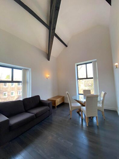 2 Bedroom Flat To Rent In Conyngham Road, Manchester, M14