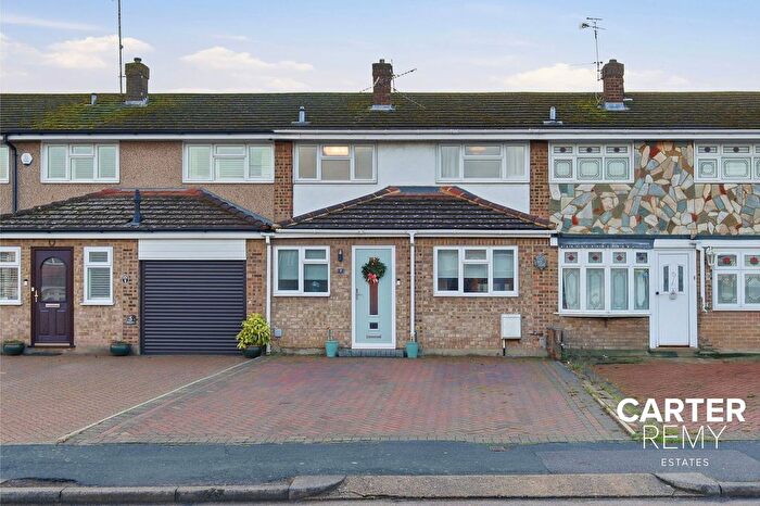 4 Bedroom Terraced House For Sale In Ulting Way, Wickford, SS11