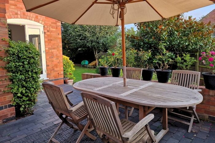 4 Bedroom Semi-Detached House To Rent In Mayfield Avenue, Stratford-Upon-Avon, CV37