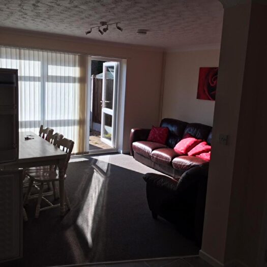 4 Bedroom House To Rent In Saxton Close (), Beeston, Nottingham, Nottinghamshire, NG9