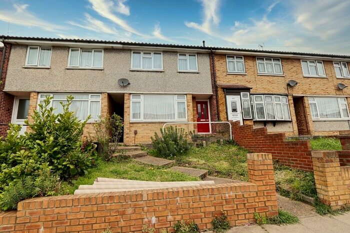 3 Bedroom Terraced House To Rent In Highfield Road, Romford, London, RM5