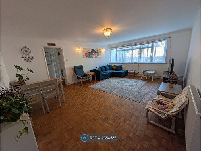 2 Bedroom Flat To Rent In Foxley Court, Sutton, SM2