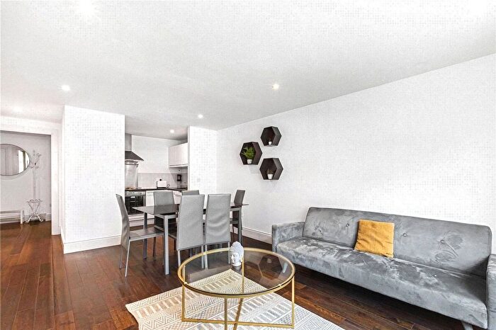 2 Bedroom Flat To Rent In Leyden Street, London, E1