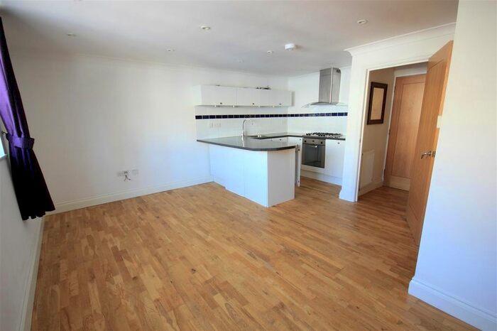2 Bedroom Flat To Rent In Poole Hill, Westbourne, Bournemouth, BH2