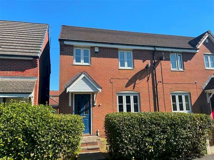 3 Bedroom End Of Terrace House To Rent In Mona Road, Chadderton, OL9