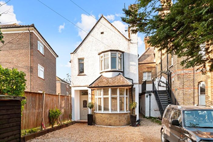 3 Bedroom Link Detached House For Sale In Bramley Hill, South Croydon, CR2