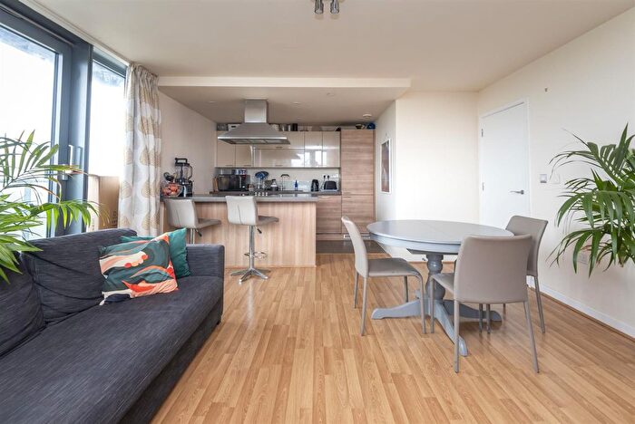 3 Bedroom Flat To Rent In Hither Green Lane, London, E9