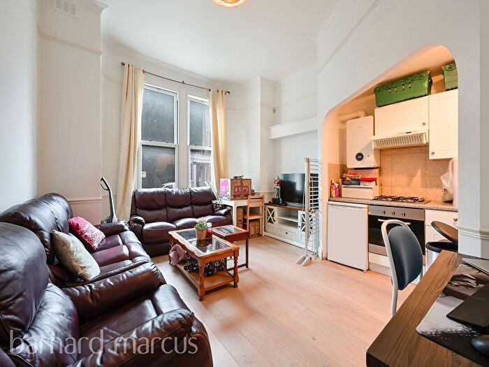 2 Bedroom Flat To Rent In Lanhill Road, London, W9