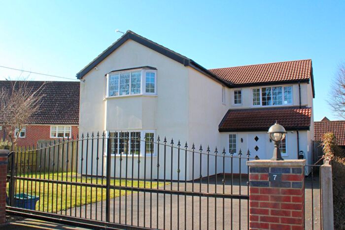 4 Bedroom Detached House For Sale In Sheep Dyke Lane, Bonby, DN20