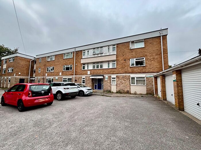 2 Bedroom Flat To Rent In Tollgate Road, Salisbury, SP1