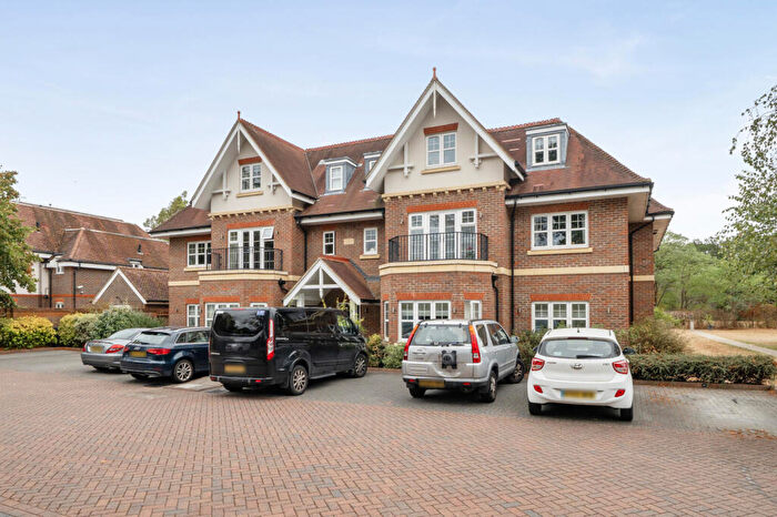 2 Bedroom Apartment For Sale In South Riding, Maidenhead, SL6