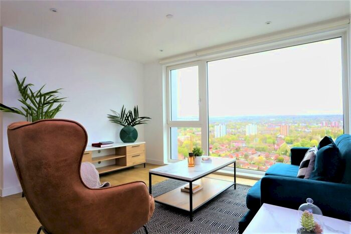 3 Bedroom Apartment To Rent In The Filaments Salford, M3