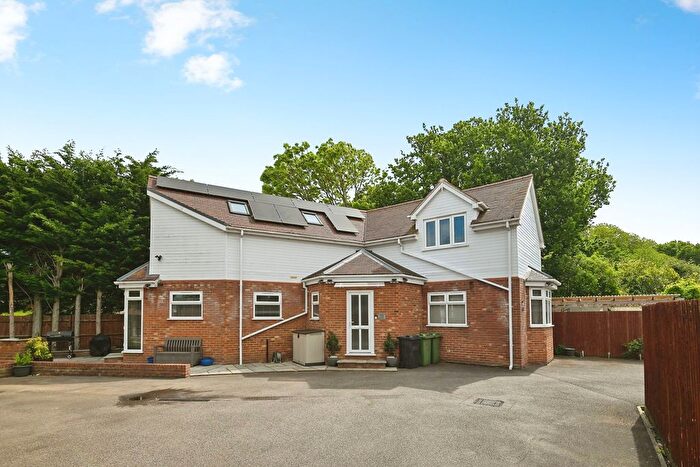 3 Bedroom Detached House For Sale In Sutton Road, Maidstone, Kent, ME15
