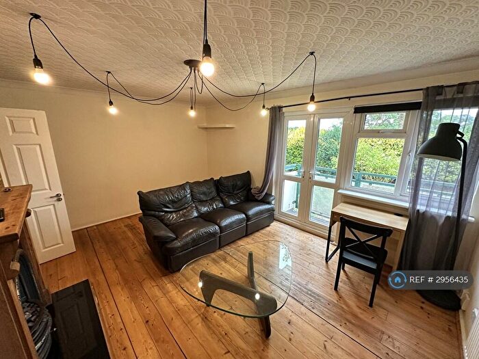 2 Bedroom Flat To Rent In Wanstead, London, E11