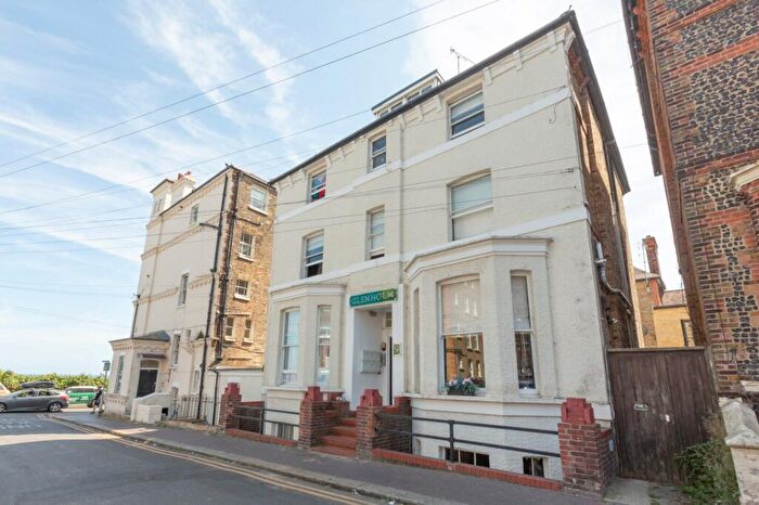 2 Bedroom Flat For Sale In Chandos Square, Broadstairs, CT10