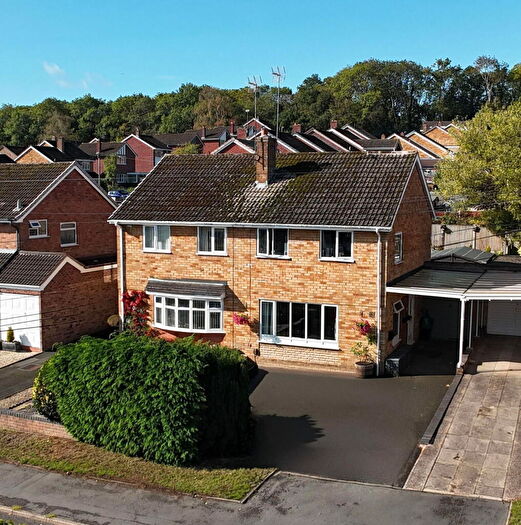 3 Bedroom Semi-Detached House For Sale In Balmoral Road, Stourbridge, DY8