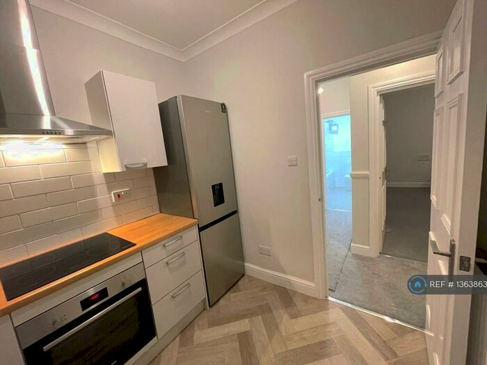 2 Bedroom Flat To Rent In Canadian Avenue, London, SE6