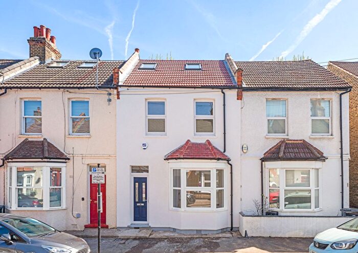 3 Bedroom Terraced House For Sale In Amersham Road, Croydon, CR0