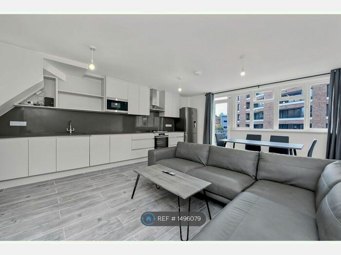 4 Bedroom Flat To Rent In Halstead Court, London, N1