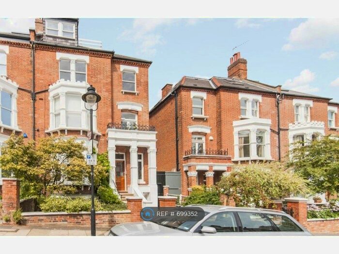 2 Bedroom Flat To Rent In Nassington Road, London, NW3