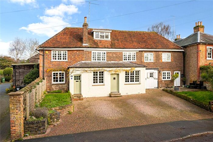 4 Bedroom Semi Detached House For Sale In Piccotts End, Hemel Hempstead, Hertfordshire, HP1