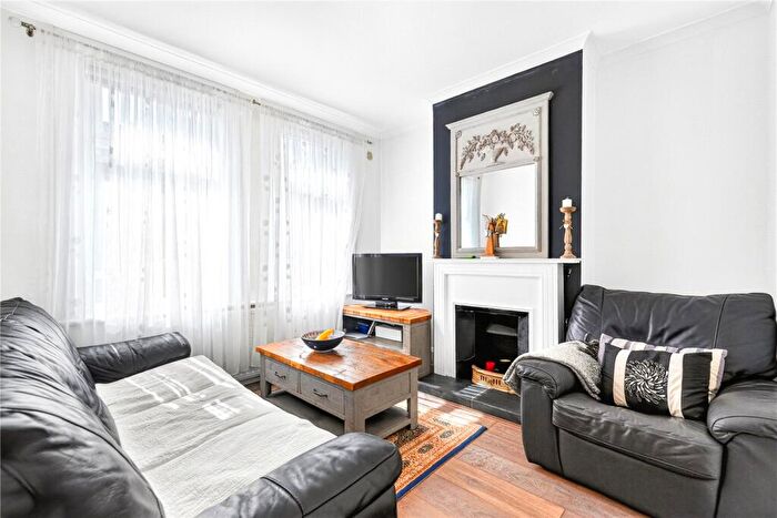 2 Bedroom Flat For Sale In Seymour Road, Leyton, London, E10