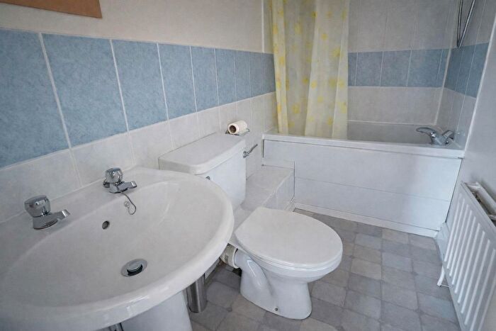 1 Bedroom Flat To Rent In Seaside, Eastbourne, BN22
