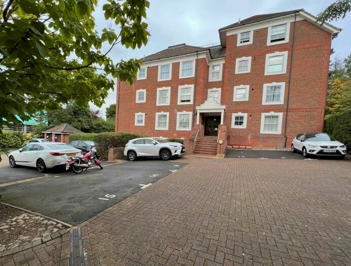 1 Bedroom Flat To Rent In Woodside Grange Road, London, N12