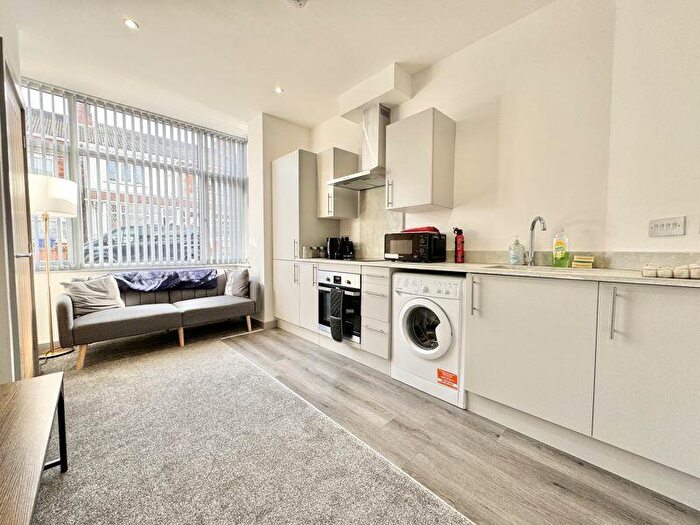 2 Bedroom Flat To Rent In College Street, Cleethorpes, DN35