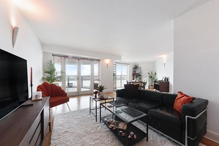 2 Bedroom Flat For Sale In Pierpoint Building, Westferry Road, Millennium Harbour Development, E14
