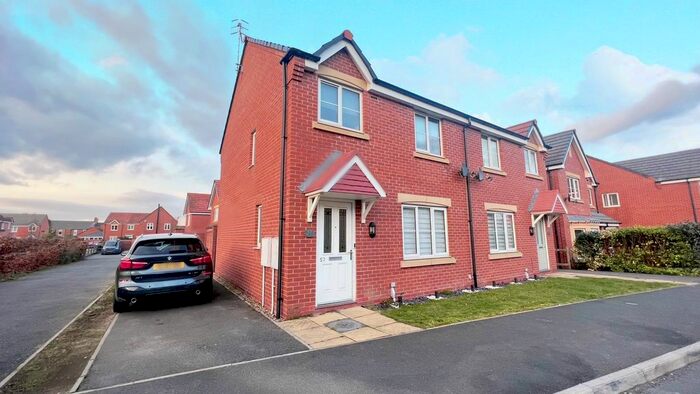 3 Bedroom Semi-Detached House To Rent In Manor House Court, Chesterfield, S41