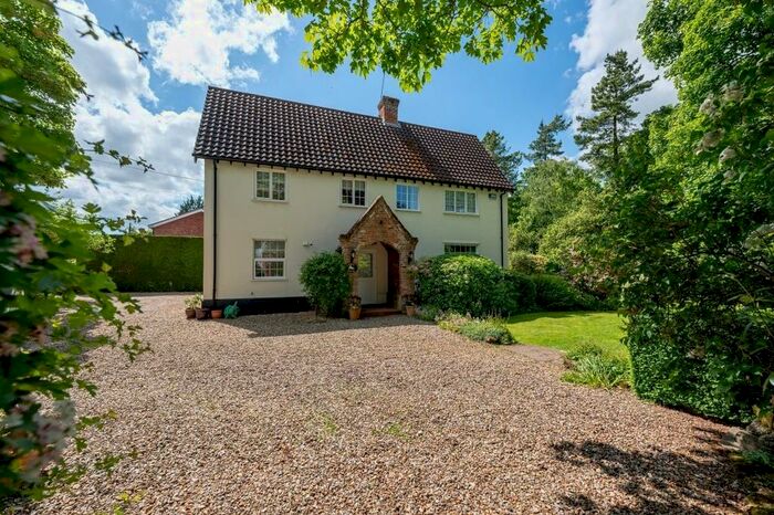 4 Bedroom Detached House For Sale In Weasenham, PE32