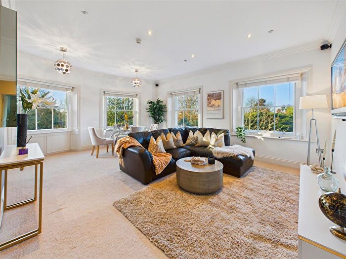 2 Bedroom Flat For Sale In The Main House, Anlaby House Estate, Anlaby, HU10