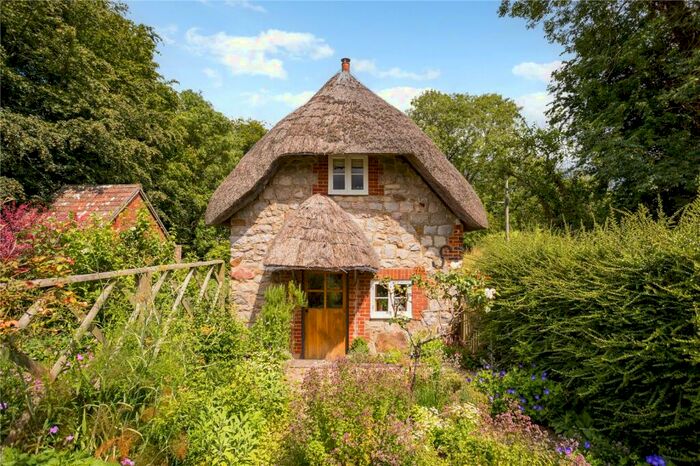 3 Bedroom Detached House For Sale In Marlborough, SN8