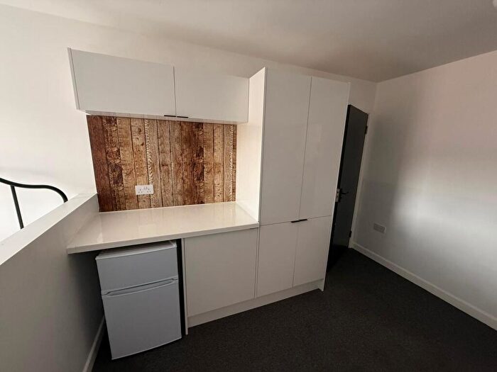 1 Bedroom Flat To Rent In Blackswarth Road, Bristol, BS5