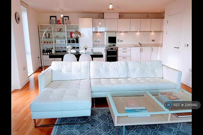 3 Bedroom Penthouse To Rent In Killick Way, London, E1