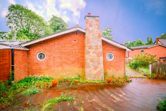 3 Bedroom Bungalow To Rent In Yarmouth Road, NR7