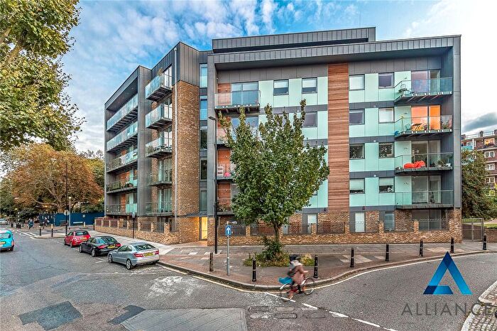 2 Bedroom Flat To Rent In Sewardstone Road, London, E2