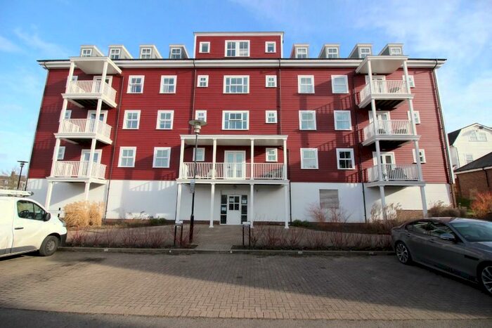 2 Bedroom Flat To Rent In Beaumont Drive, Worcester Park, Surrey, KT4