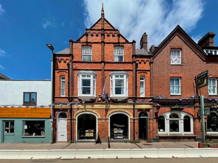 2 Bedroom Flat To Rent In Magdalen Road, St. Leonards, Exeter, EX2