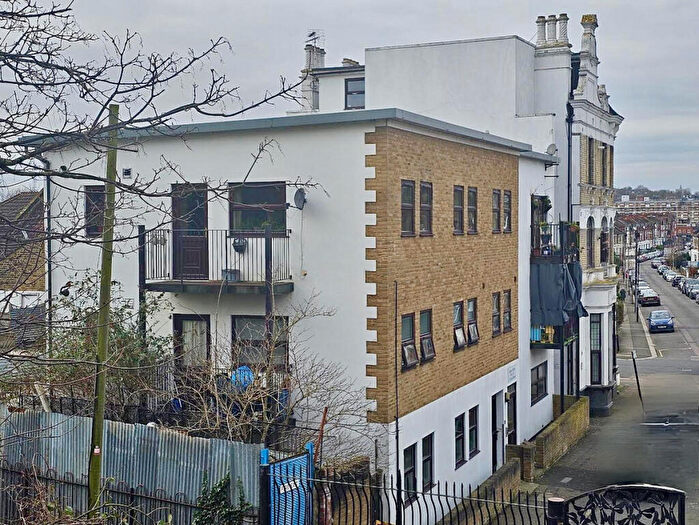 1 Bedroom Flat For Sale In Carswell Road, London, SE6