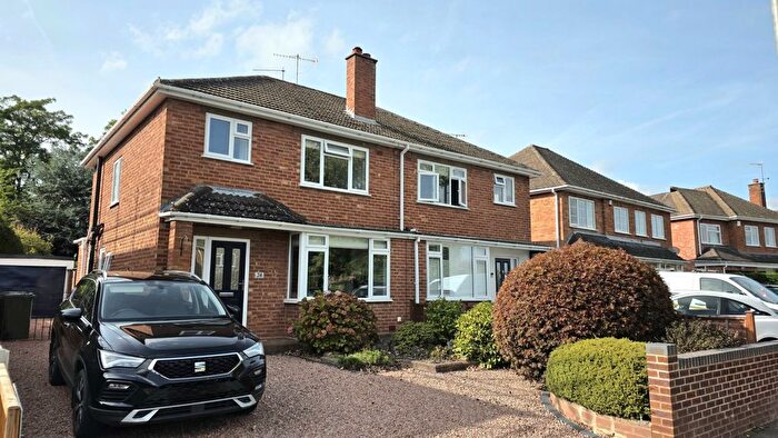 3 Bedroom Semi-detached House To Rent In Northwick, WR3