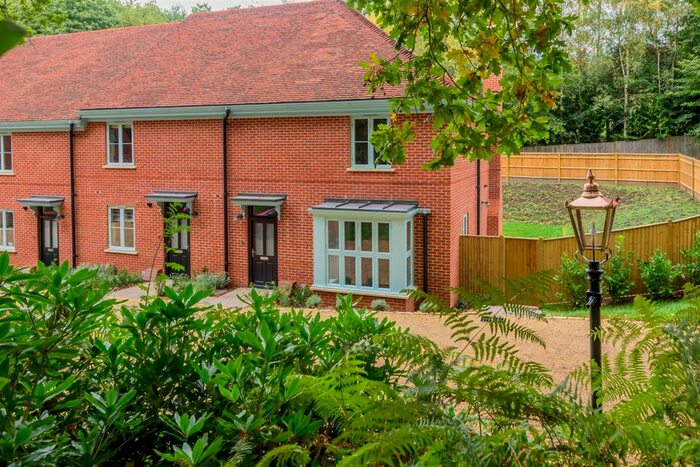 3 Bedroom End Of Terrace House For Sale In Kings Drive, Midhurst, GU29