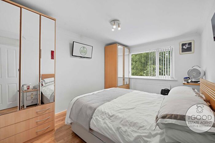 3 Bedroom Terraced House For Sale In Gladstone Road, Buckhurst Hill, IG9