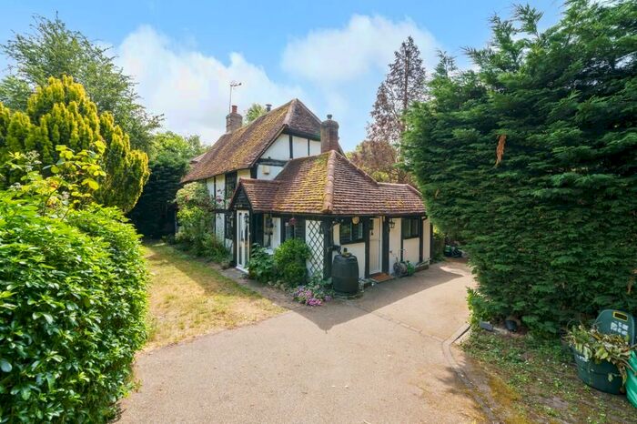4 Bedroom Cottage To Rent In Lower Henley Road, Caversham, RG4