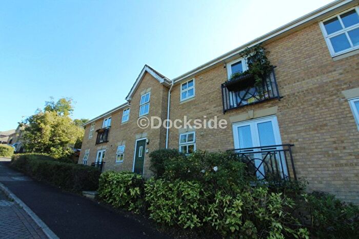 2 Bedroom Flat To Rent In Harriet Drive, Rochester, ME1