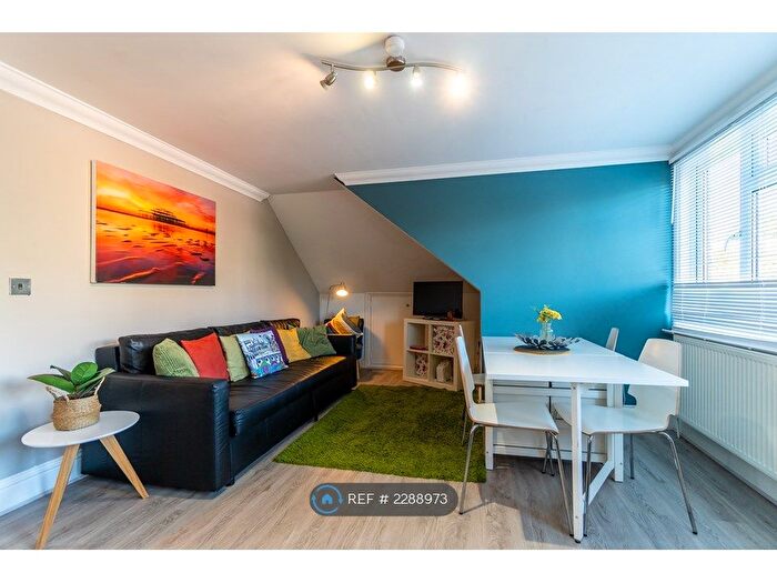 2 Bedroom Flat To Rent In Somerhill Road, Hove, BN3