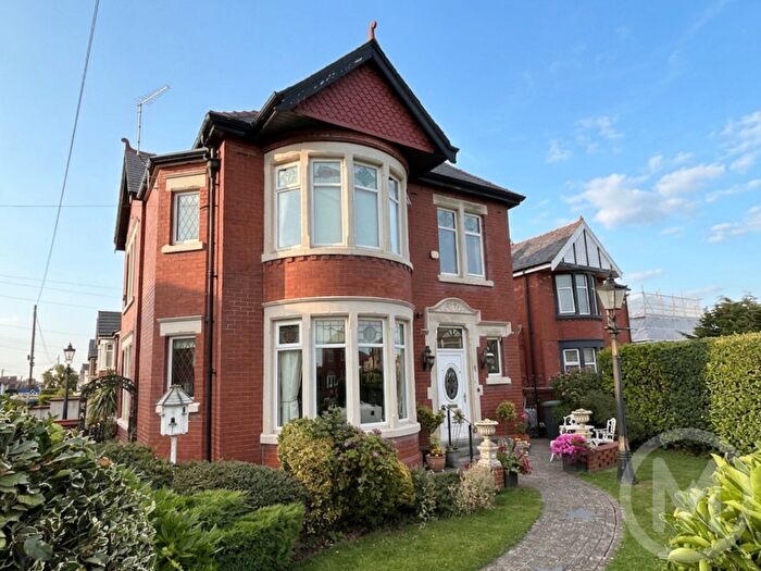 4 Bedroom Detached House For Sale In Warbreck Hill Road, Blackpool, FY2
