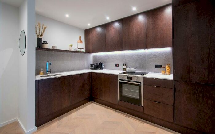 2 Bedroom Apartment To Rent In St George's Gardens, A Spinners Way, M15